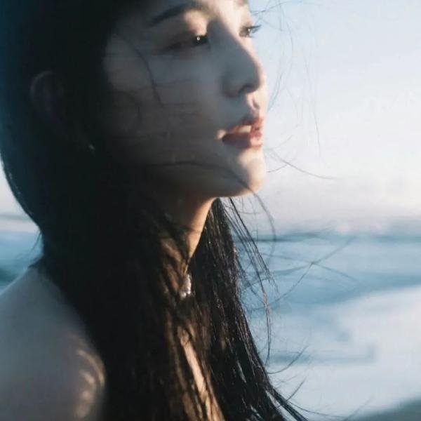 海边的女人